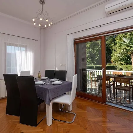 بيت للعطل In 15536 إيكا